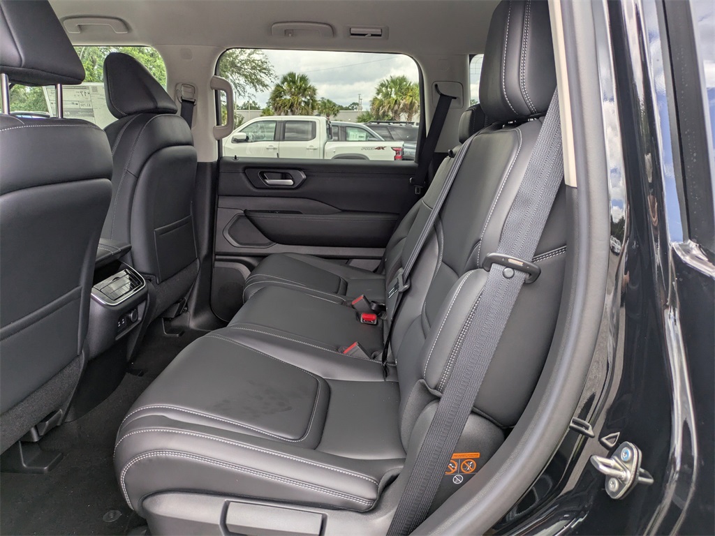 2025 Nissan Armada SV photo 14