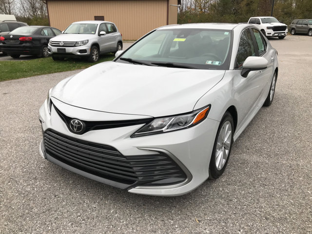 2022 Toyota Camry LE photo 4