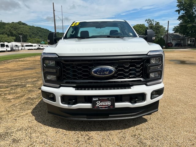 2025 Ford F-350 XL photo 2