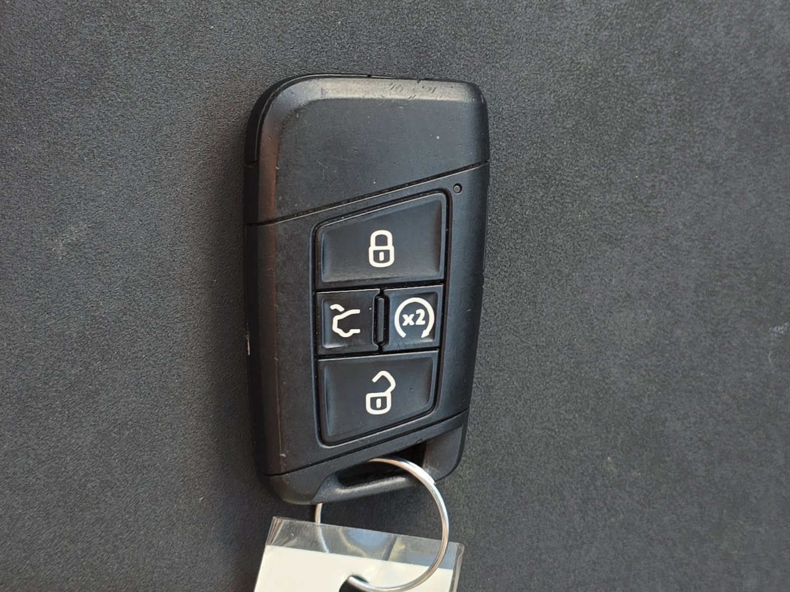 2024 Volkswagen Taos SE photo 26