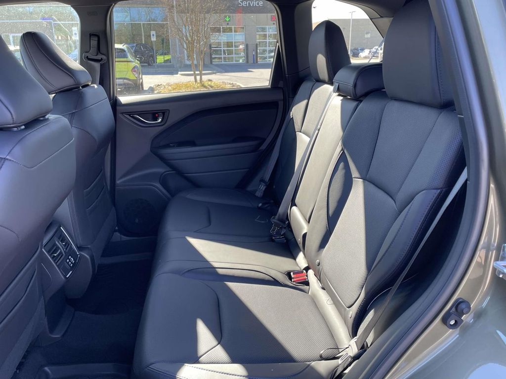 2025 Subaru Forester Limited photo 3