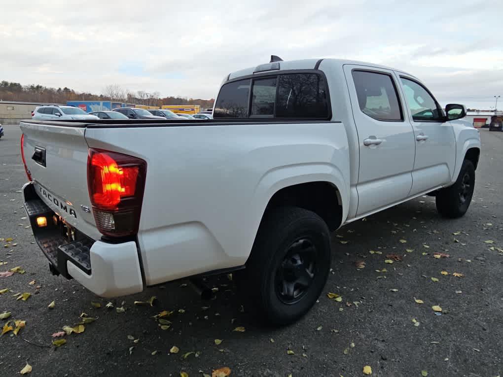 2022 Toyota Tacoma SR photo 3