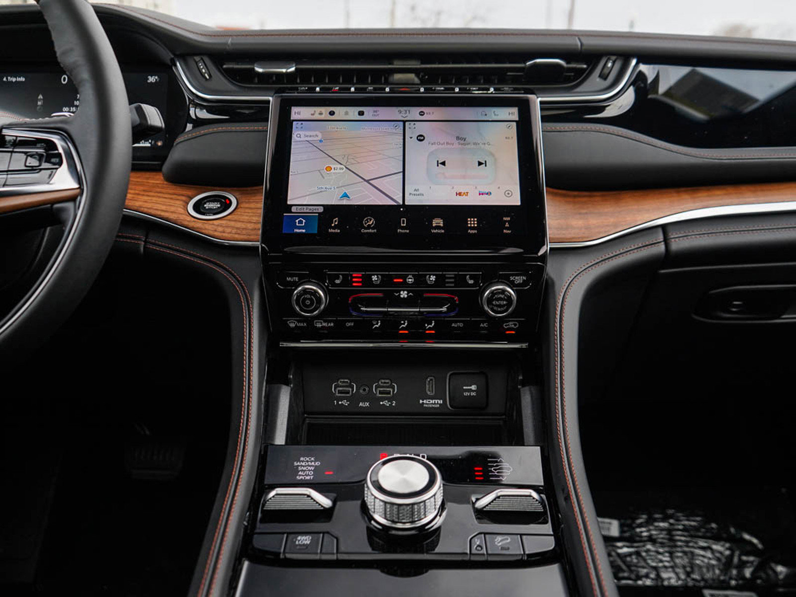 2025 Jeep Grand Cherokee Summit Reserve photo 15