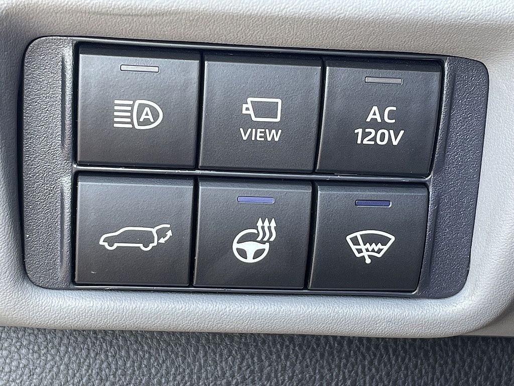 2021 Toyota Highlander Hybrid Platinum photo 22