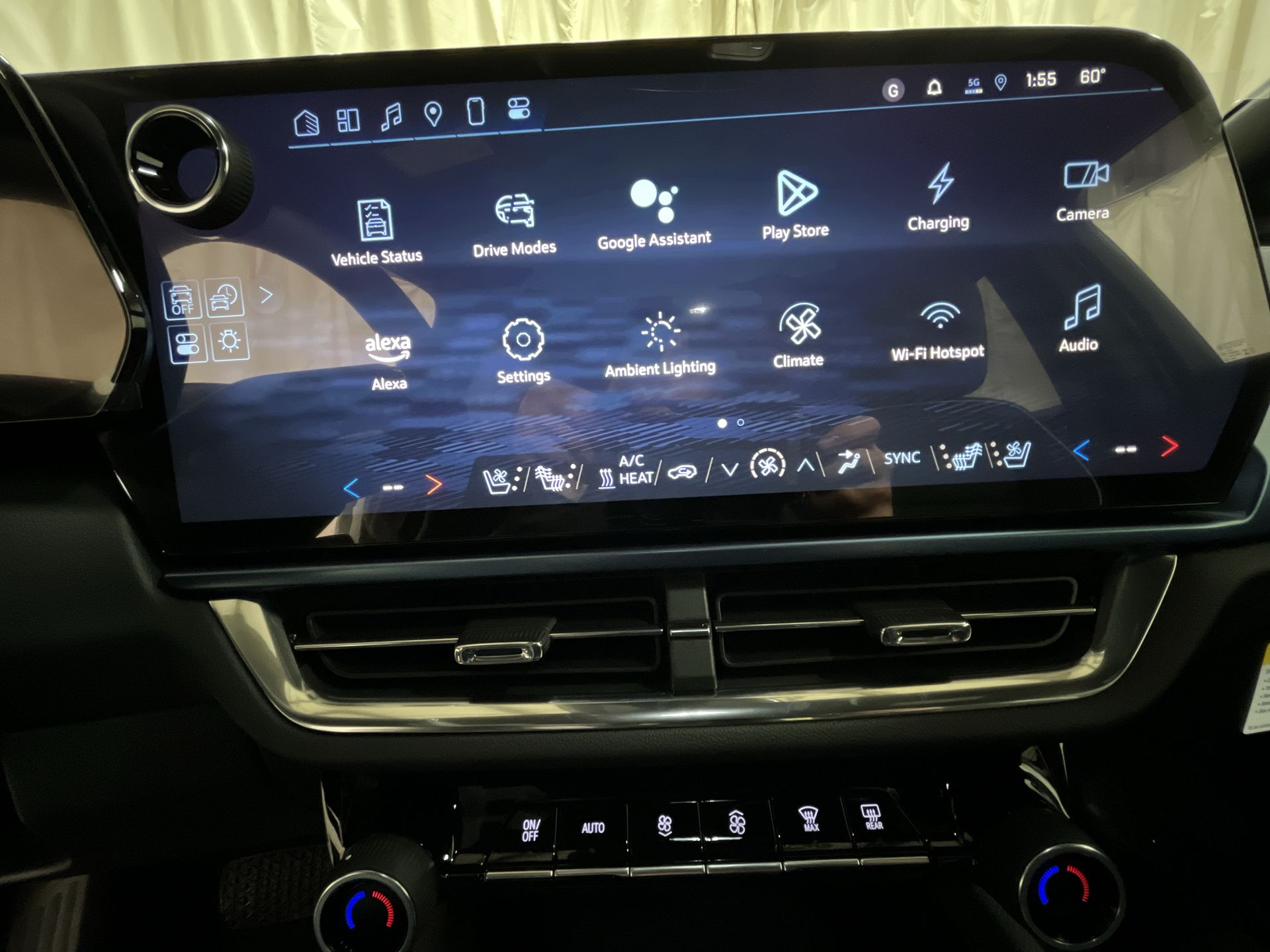 2025 Chevrolet Equinox EV 1LT photo 11
