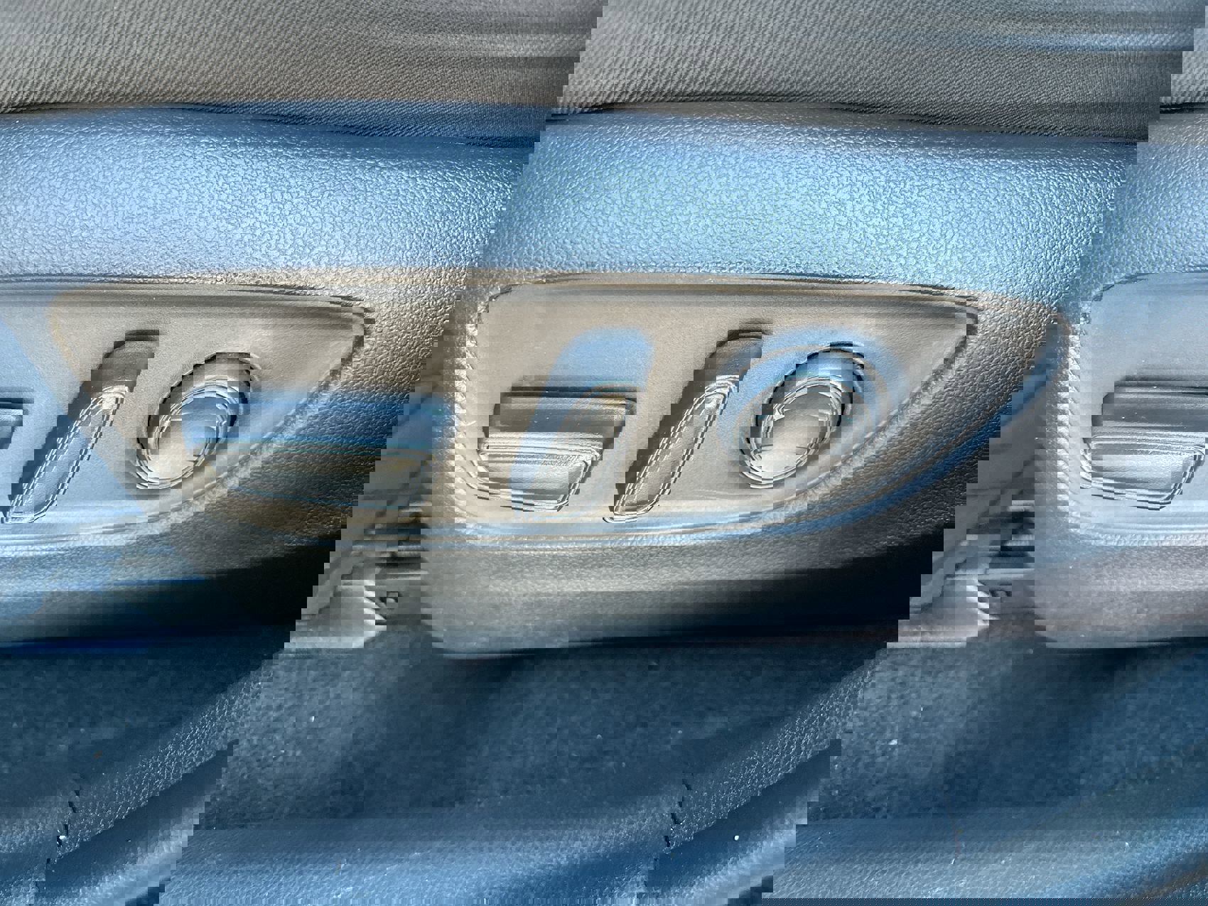 2022 Toyota RAV4 XLE photo 12