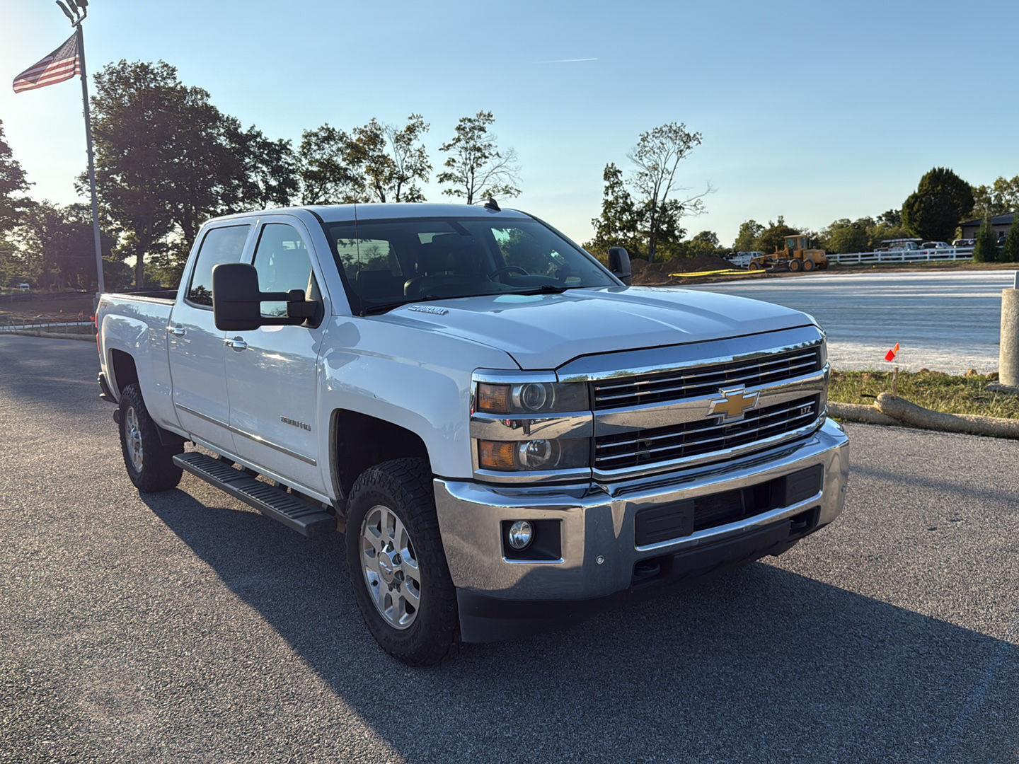 2015 Chevrolet Silverado 3500HD LTZ photo 3