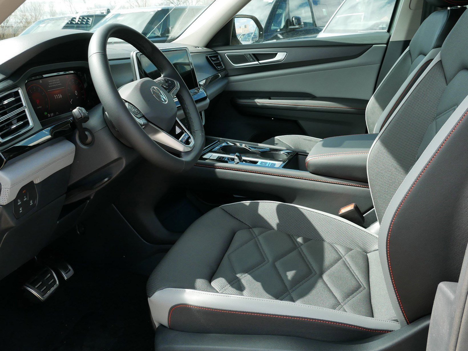 2025 Volkswagen Atlas Peak Edition SE photo 3