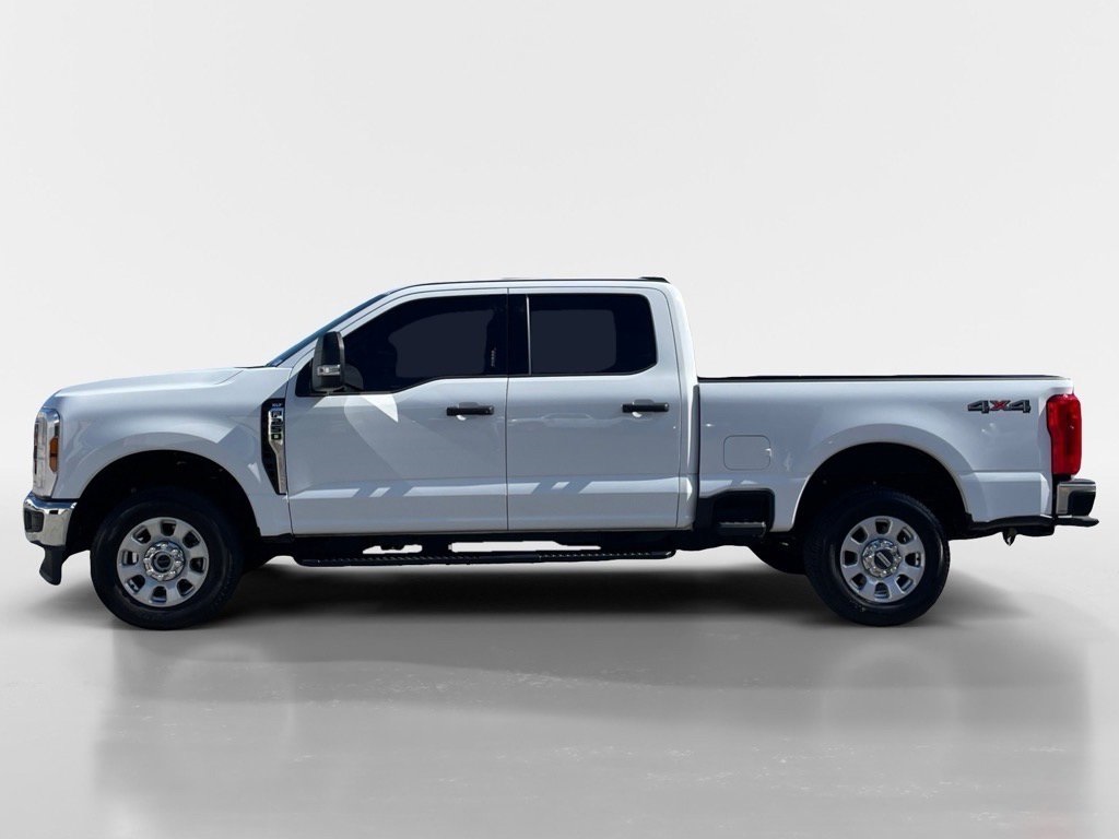 2024 Ford F-250 XLT photo 2