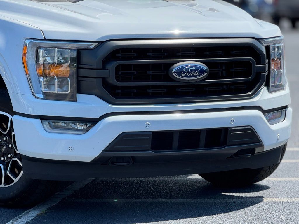 2023 Ford F-150 XLT photo 3