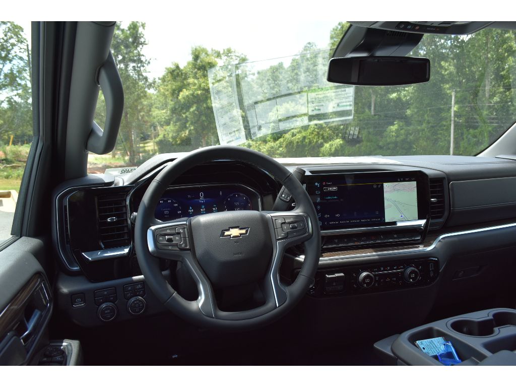 2025 Chevrolet Silverado 2500HD LT photo 8