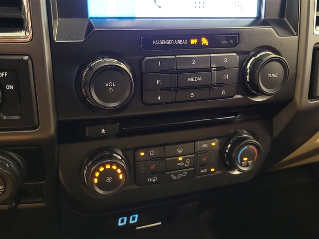 2016 Ford F-150 XLT photo 19