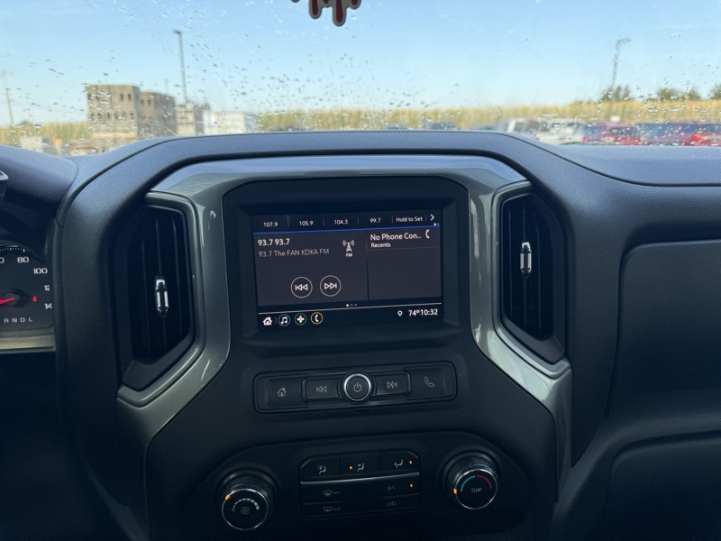 2020 Chevrolet Silverado 1500 Custom photo 11