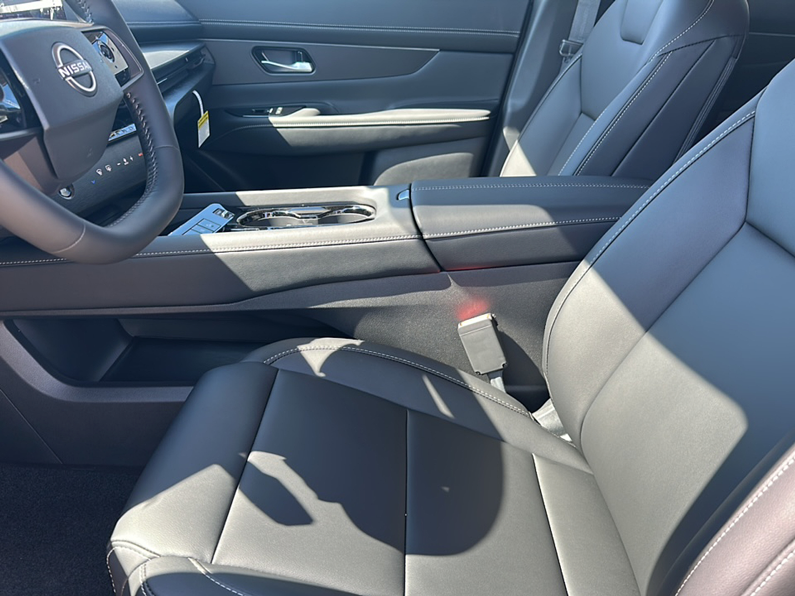 2026 Nissan Murano SV photo 2