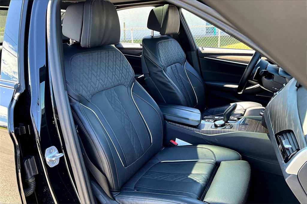 2023 Bmw M550i xDrive photo 10