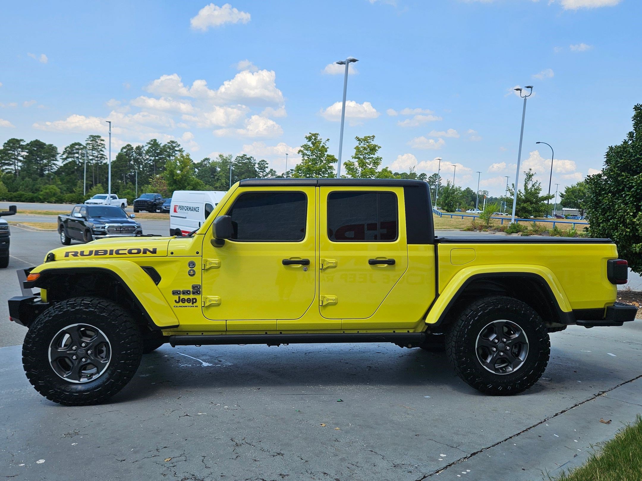 2023 Jeep Gladiator Rubicon photo 3