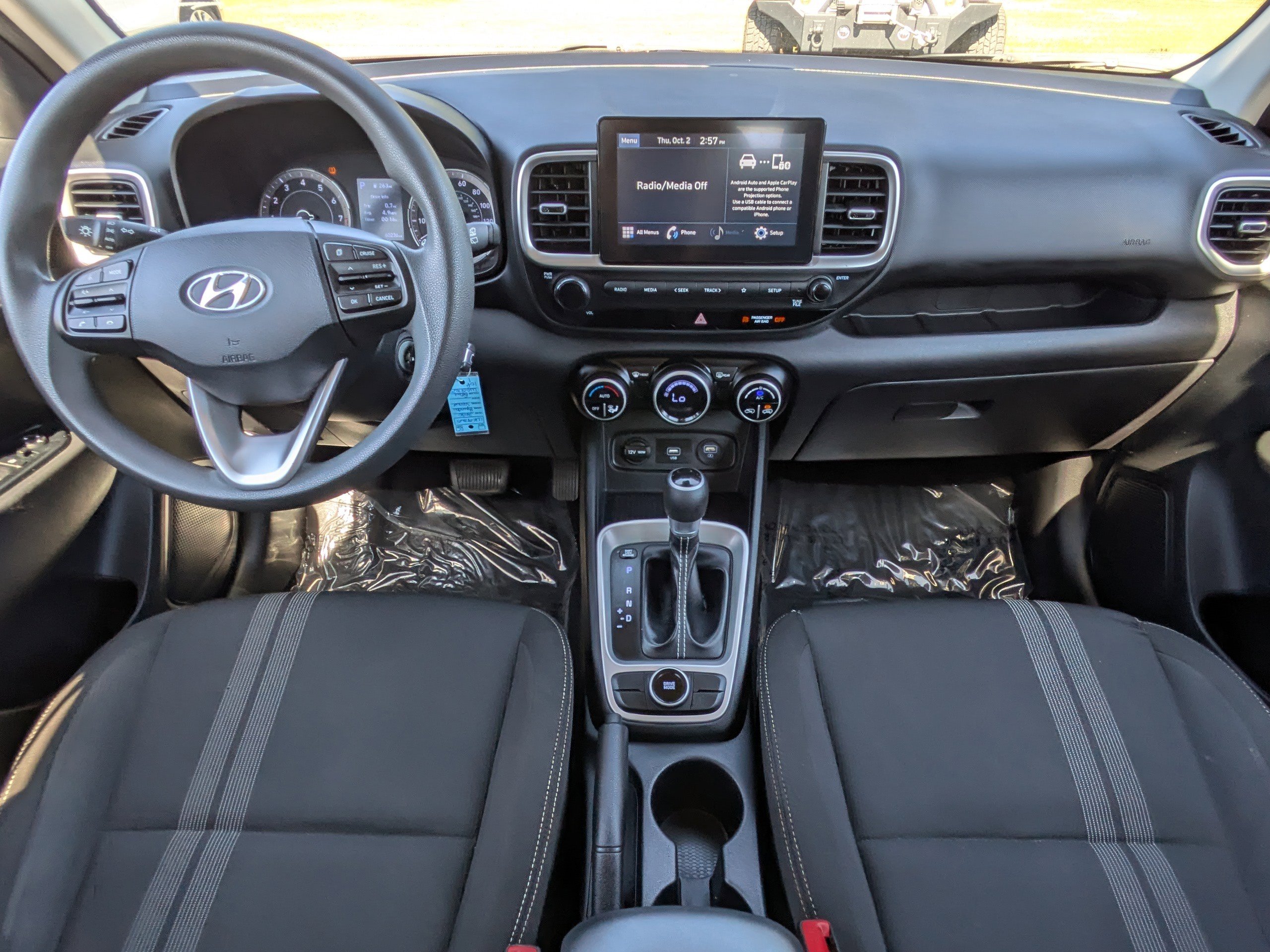 2020 Hyundai Venue SEL photo 13