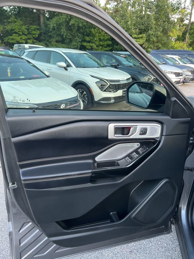 2022 Ford Explorer ST photo 8