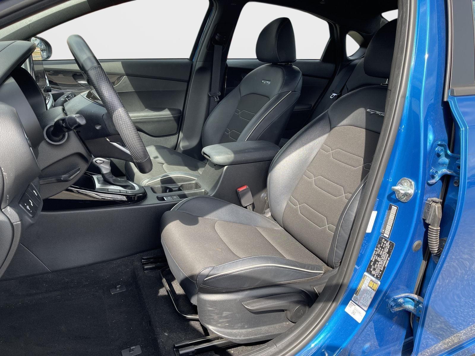 2022 Kia Forte GT-Line photo 13