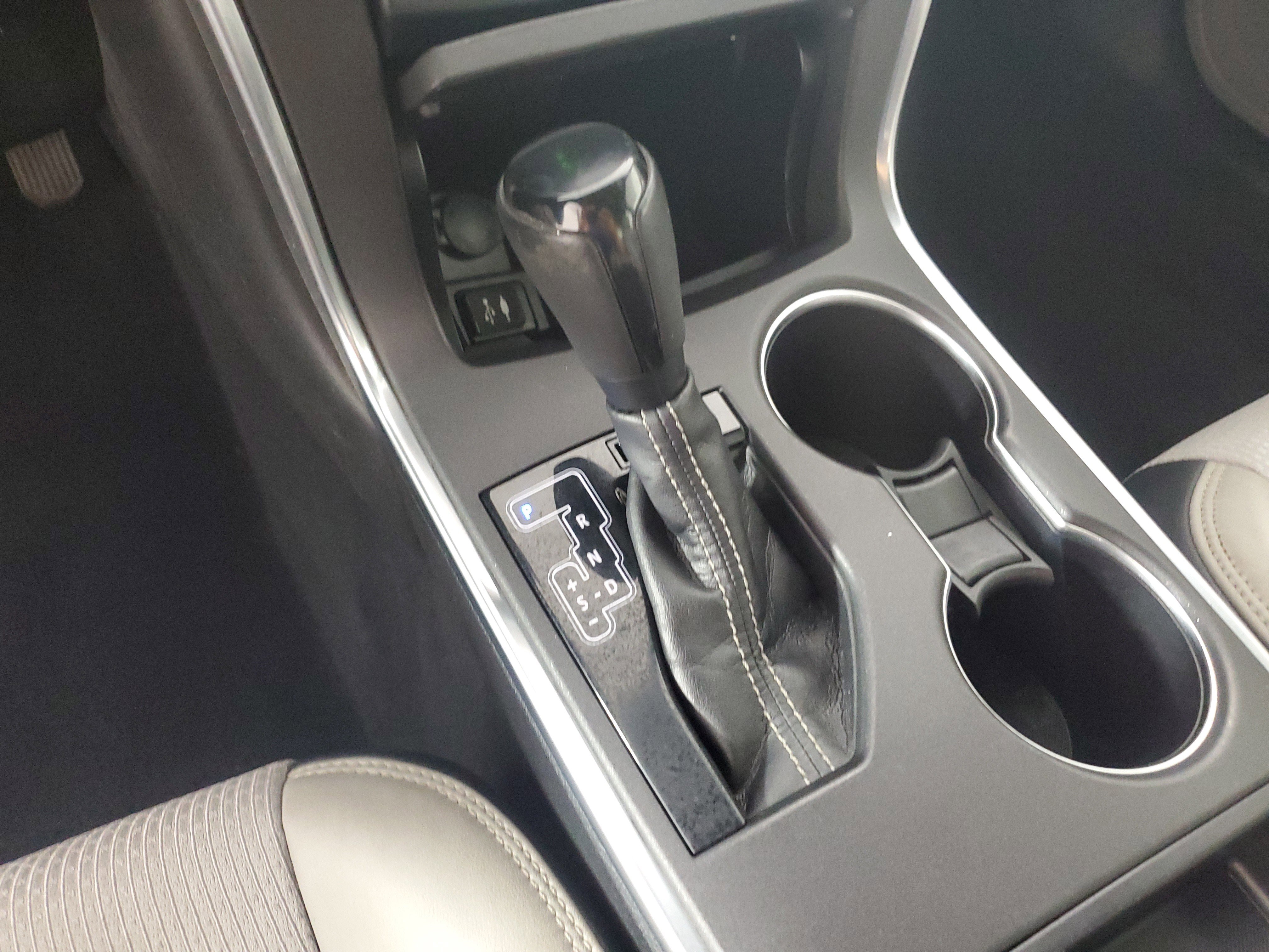 Used 2017 Parisian Night Pearl Toyota SE image 18