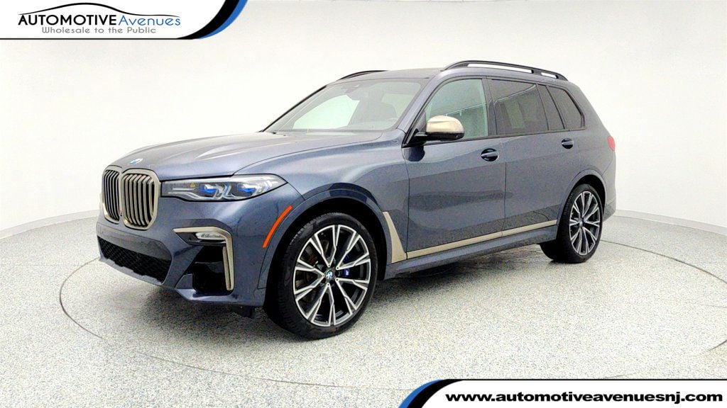 2022 BMW X7 M50i's photo