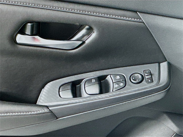 2025 Nissan Sentra SV photo 17
