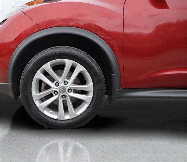 2015 Nissan Juke SV photo 4