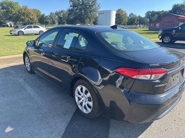 2021 Toyota Corolla LE photo 4