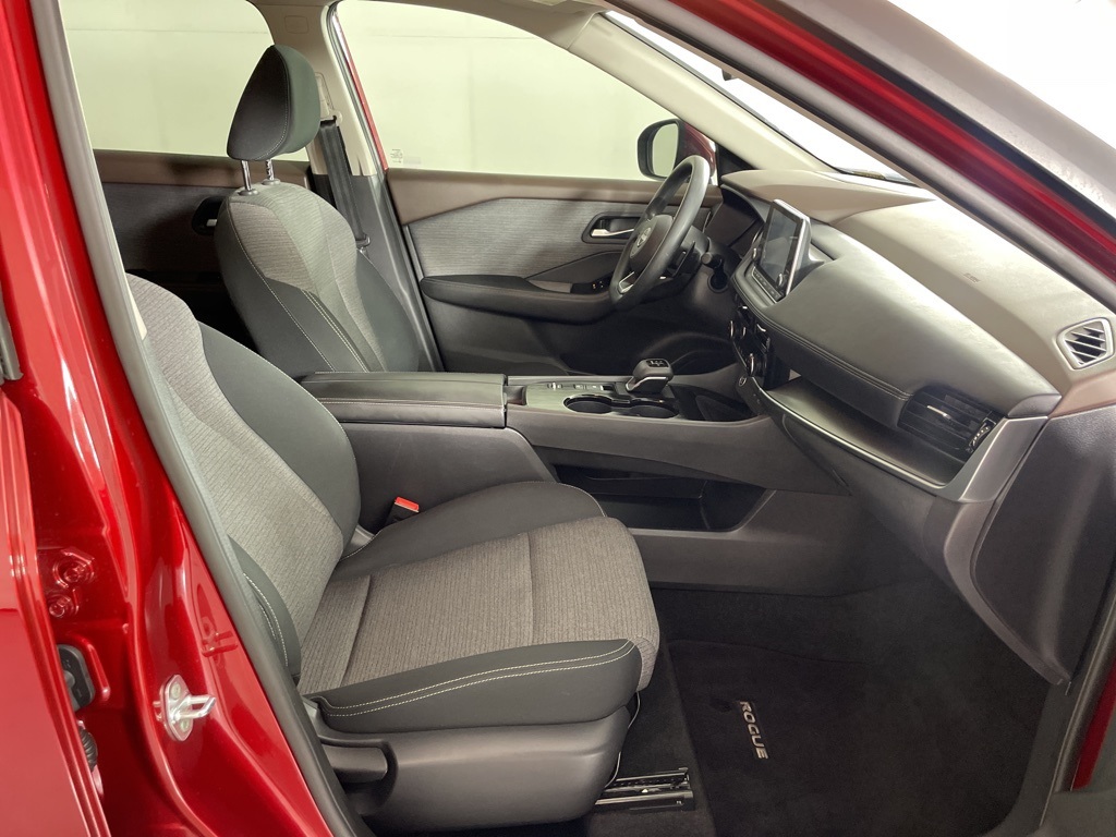 2022 Nissan Rogue SV photo 39