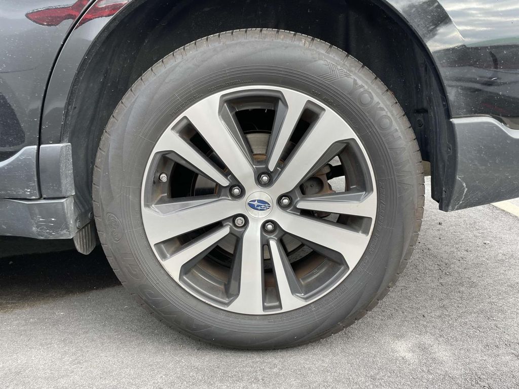 2018 Subaru Outback Limited photo 4