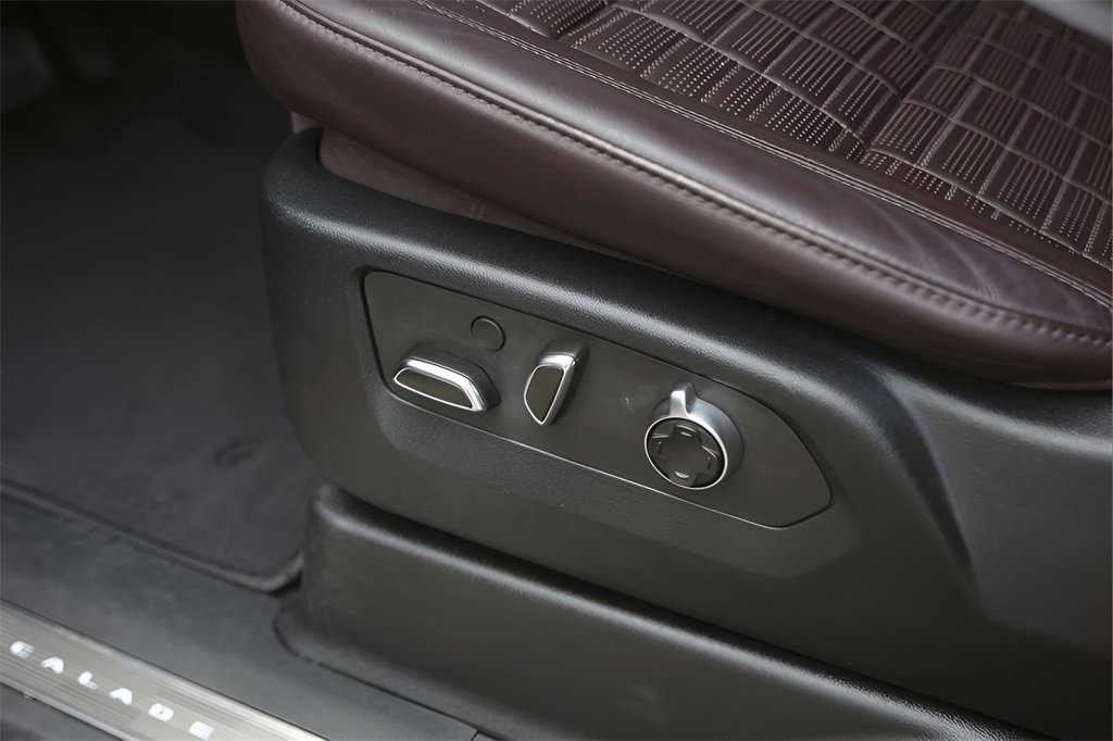 2022 Cadillac Escalade Premium Luxury Platinum photo 7