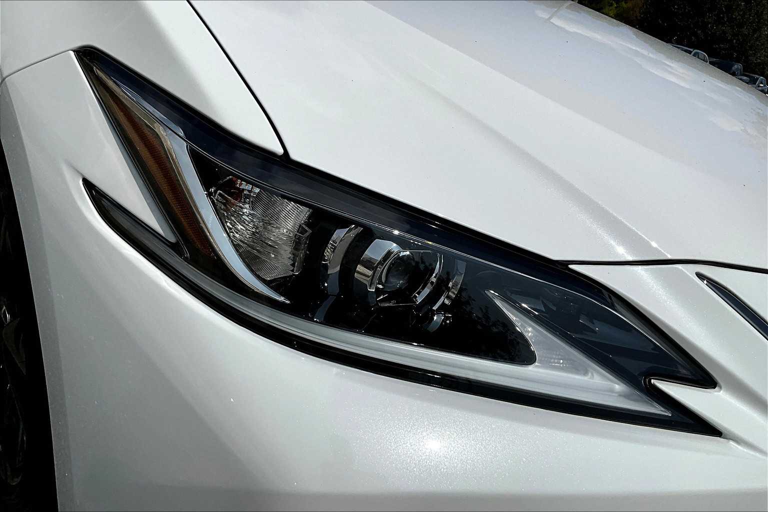 2022 Lexus ES F SPORT Handling photo 26