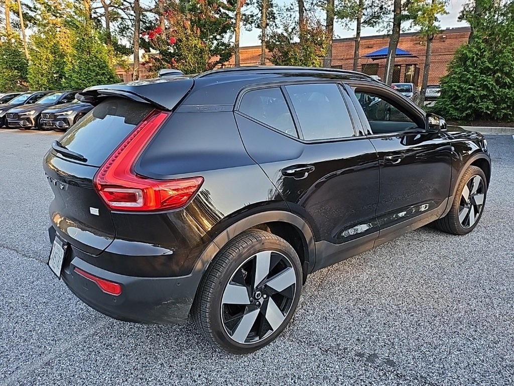 2024 Volvo XC40 Recharge Twin Plus photo 3