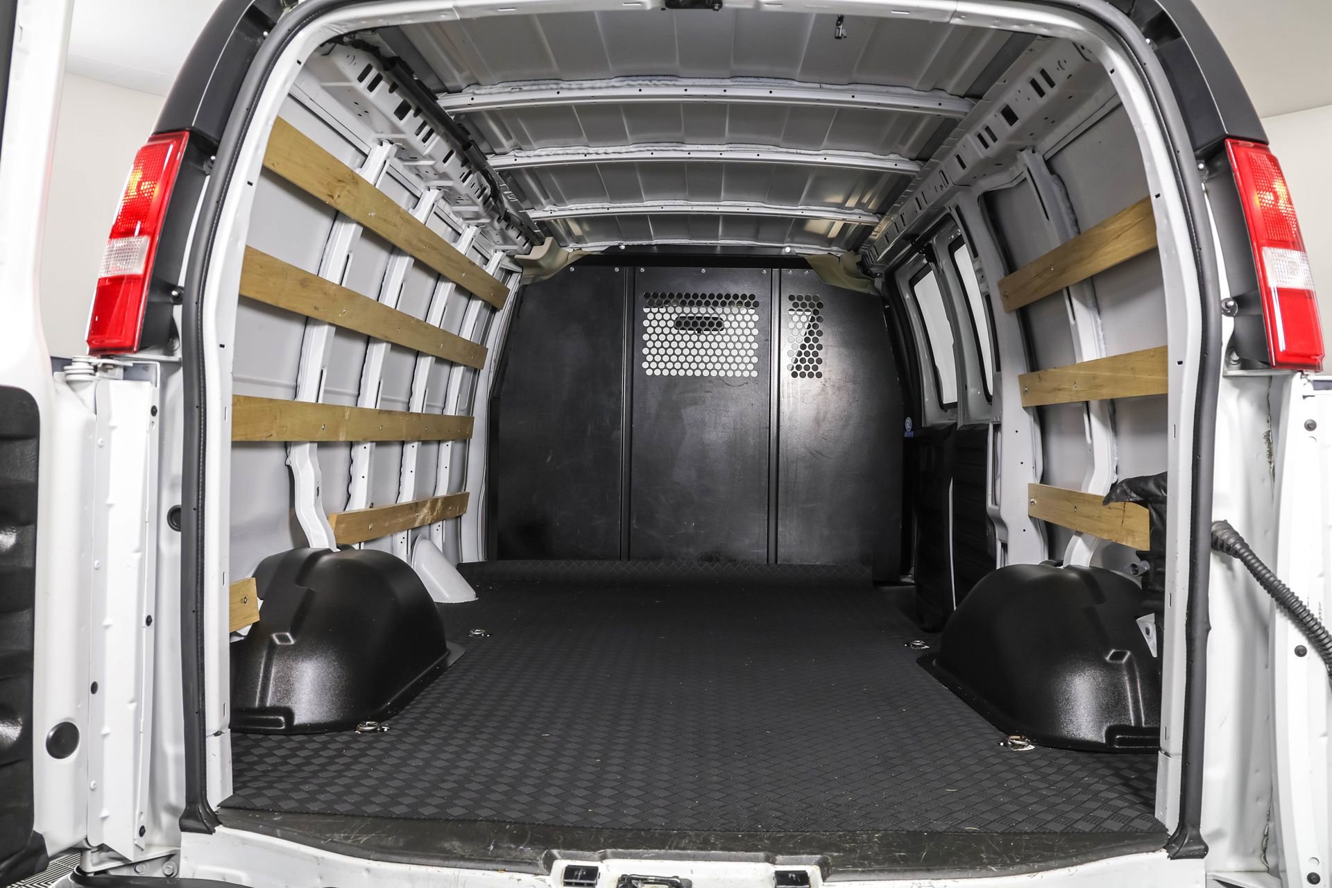 2023 Chevrolet Express Cargo Van 2500 photo 13
