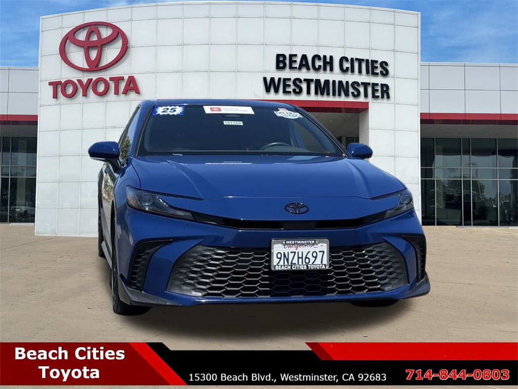 2025 Toyota Camry SE photo 2