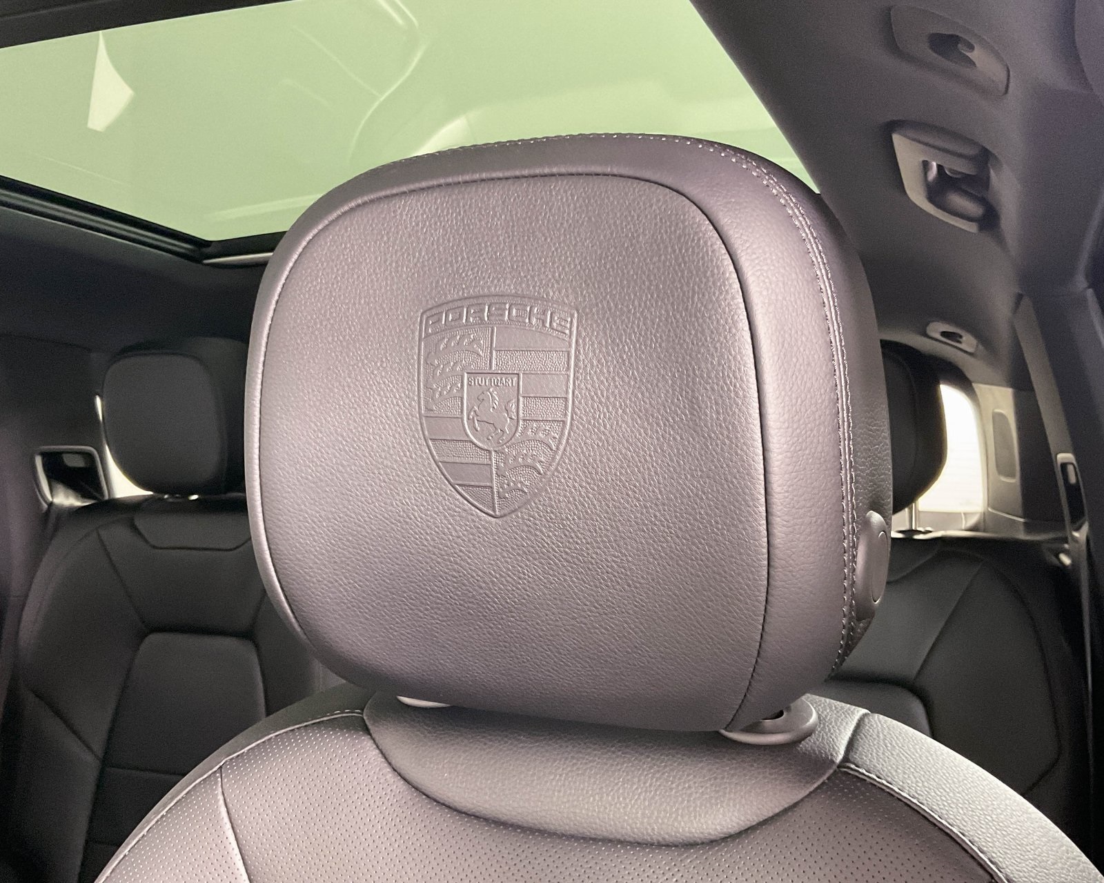 2024 Porsche Cayenne photo 16