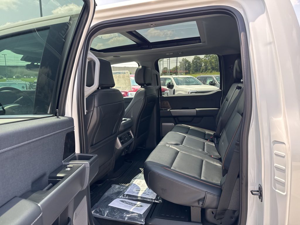 2025 Ford F-350 Lariat photo 13