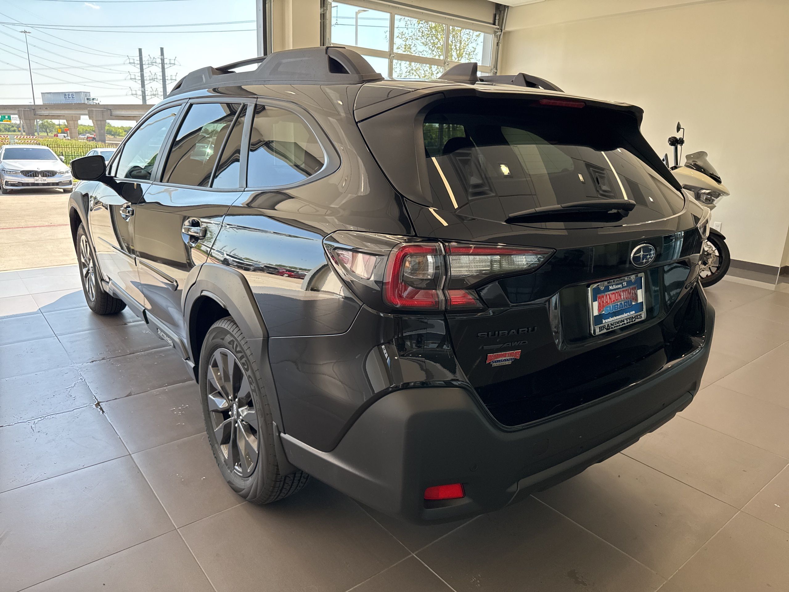 2025 Subaru Outback Onyx Edition XT photo 2