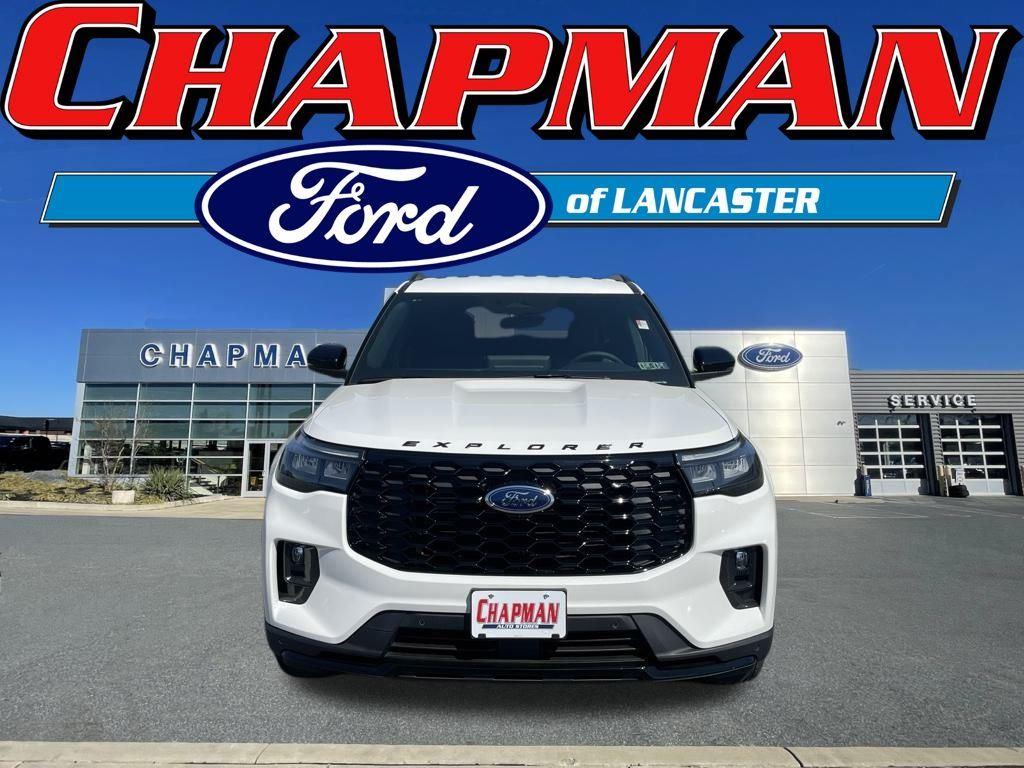 2025 Ford Explorer ST-Line photo 2