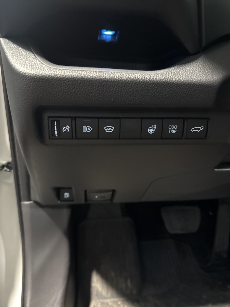 2025 Toyota RAV4 Hybrid XSE photo 34