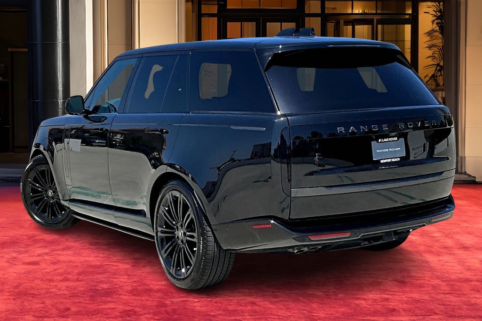 2025 Land Rover Range Rover SE photo 2