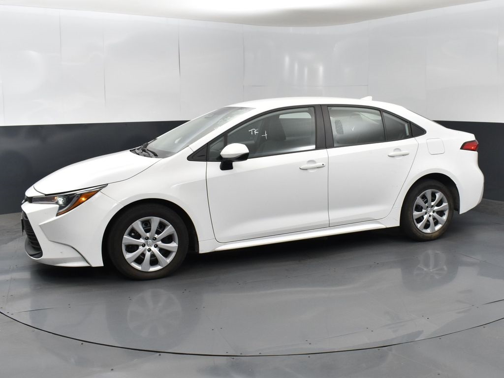 2024 Toyota Corolla LE photo 3