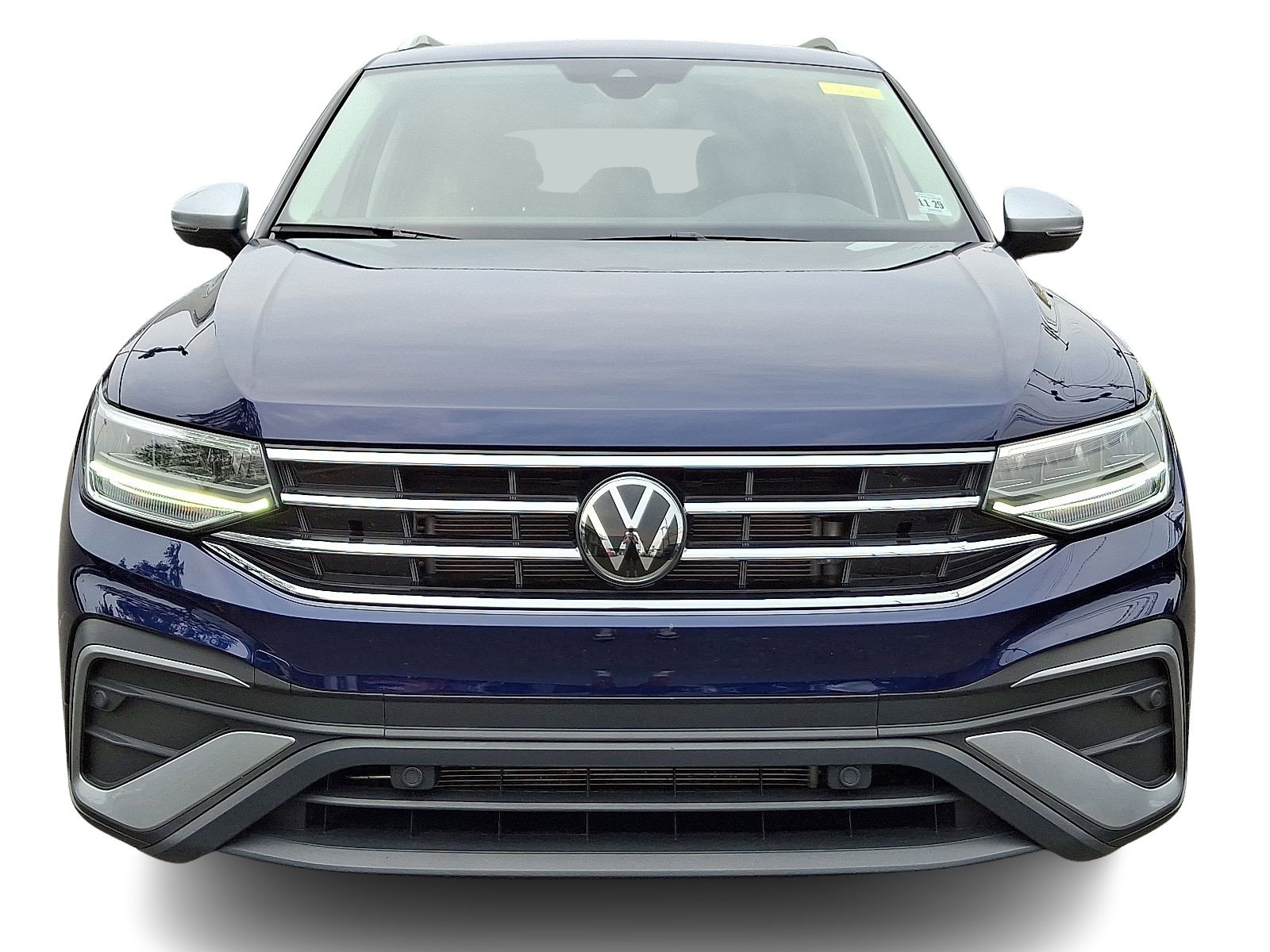 2024 Volkswagen Tiguan SE Wolfsburg Edition photo 2