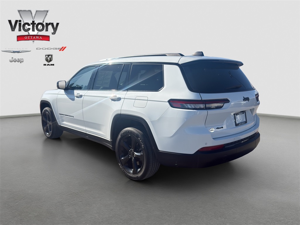 2023 Jeep Grand Cherokee Altitude photo 4