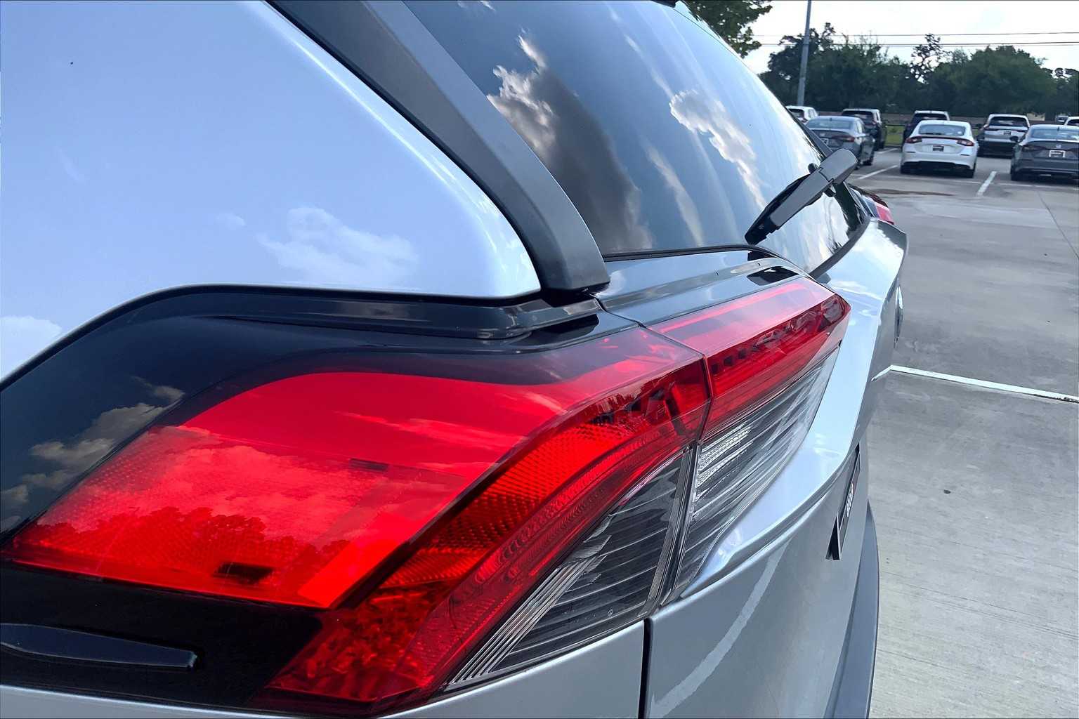 2020 Toyota RAV4 XLE photo 27