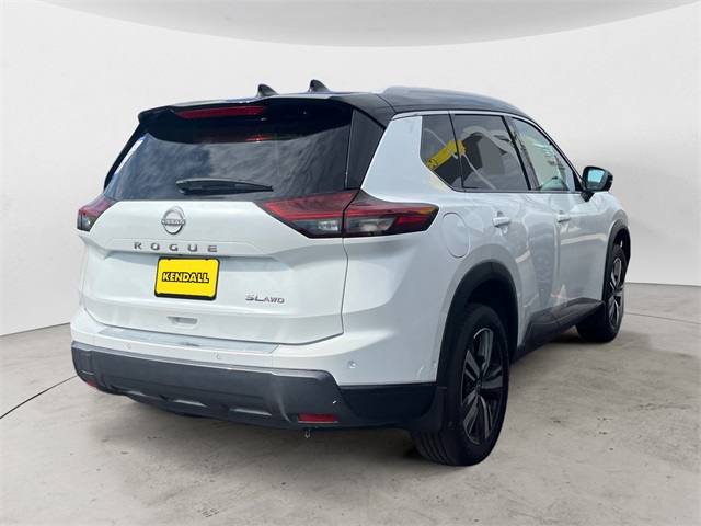 2025 Nissan Rogue SL photo 2