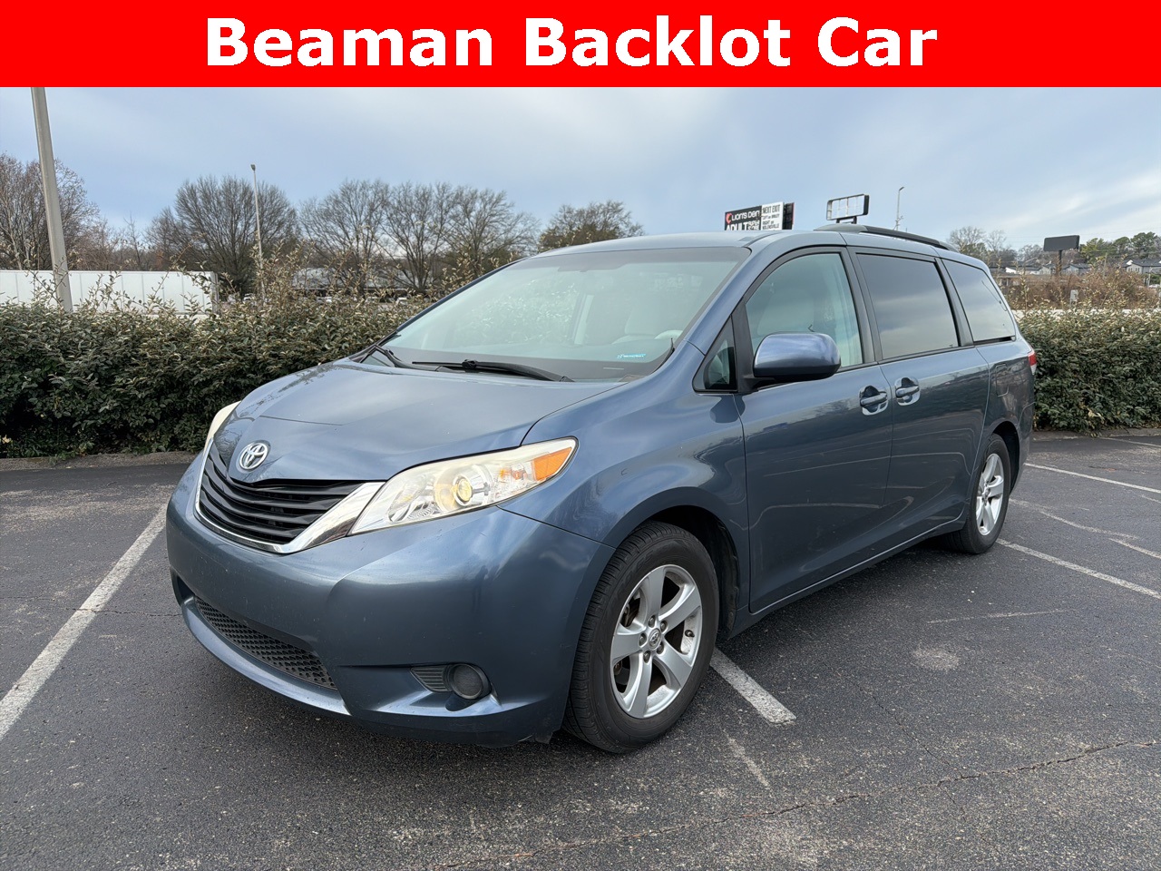 2013 Toyota Sienna LE's photo