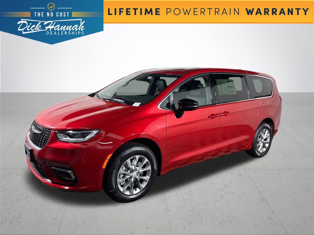 2026 Chrysler Pacifica Limited's photo