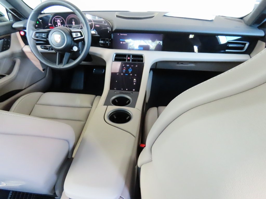 2025 Porsche Taycan 4S photo 16