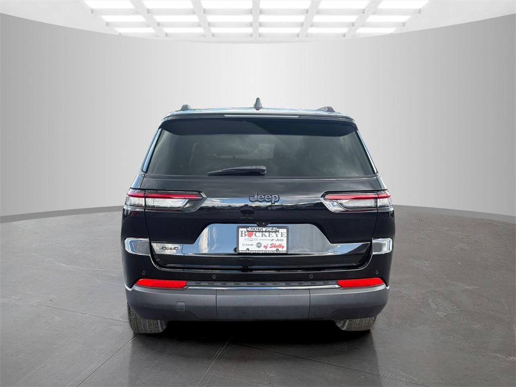 2024 Jeep Grand Cherokee Altitude photo 2